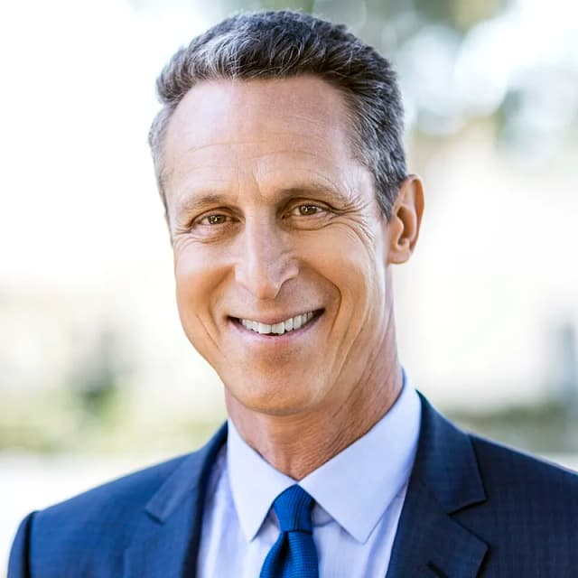 Portrait of Dr. Mark Hyman